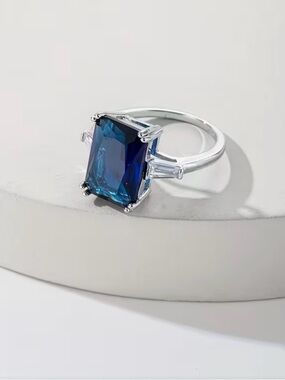 🔹 NEW Blue Crystal Emerald-Cut Solitaire Ring in Silver Plated Band 🔹